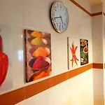 Downtown-guest House بيت ضيافة Olhão