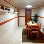 Downtown-guest House بيت ضيافة *