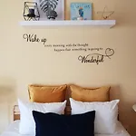 Downtown-guest House بيت ضيافة *